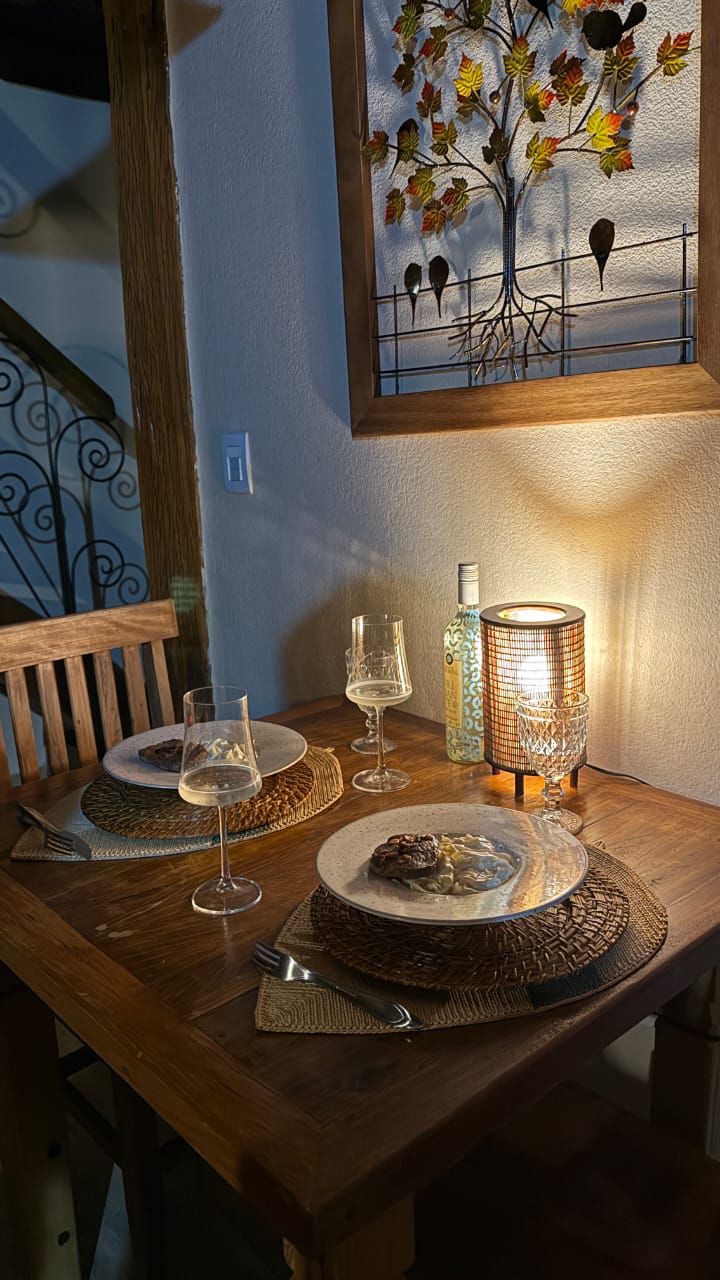 Vista da piscina e montanha